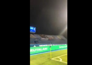 VELIKI SKANDAL U ZAGREBU: Navijači Dinama i Škupija skandirali ‘Ubij Srbina’, na tribini i zastava OVK (VIDEO)