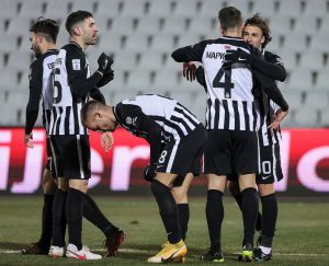 CRNO BELI DOBILI ZABRANU: Nema registrovanja novih igrača, dok ne ispune jedan uslov!