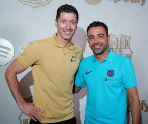 PROBLEMI ZA BARSELONU: Levandovski ne može da igra za novi klub