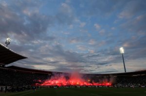 HAOS NA MARAKANI: Ovo dugo nismo videli, pitanje je da li će utakmica početi na vreme! (FOTO)