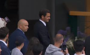 FEDERER STIGAO NA VIMBLDON U VELIKOM STILU: Teniser koga engleski navijači definitivno najviše vole! (FOTO) (VIDEO)
