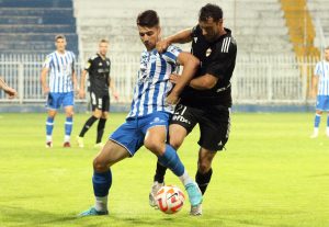 FOTO UBOD: Dobro poznato lice na tribinama u Pazaru, bivši potpredsednik Vlade bodrio domaće! (FOTO)