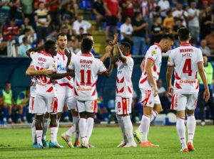 ZVEZDA POZIVA NAVIJAČE DA OBEZBEDE SEZONSKU ULAZNICU: Evo koje benefite imaju sezonci!