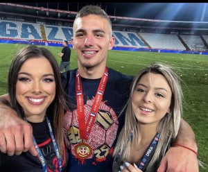 BIVŠI ZVEZDIN FUDBALER POSTAJE OTAC: Zajedno su od  vremena kada je branio boje Crvene zvezde!(VIDEO)