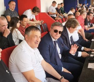 RADNIČKI IZ NIŠA IMA VELIKU PODRŠKU: Dragan Stojković došao da bodri klub u kojem je ponikao! (FOTO) (VIDEO)