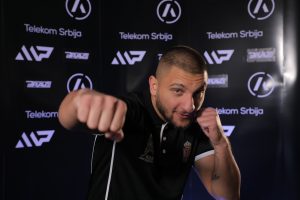 KONOVALOV PONOVO U RINGU: Povratak sedmostrukog svetskog šampiona pred domaćom publikom! (FOTO) (VIDEO)