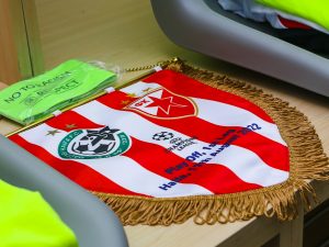 GRMI I U BEOGRADU: Delije uz svoje miljenike – ‘Rajko Mitić’ domaćin i kad se igra na strani! (VIDEO)