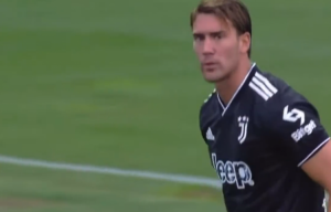 ISPAD SRBINA NA GENERALNOJ PROBI: Kamera uhvatila Vlahovića kako besni i psuje na italijanskom (VIDEO)