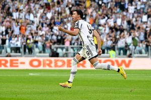 DUŠAN SILNI NASTAVLJA DA BOMBARDUJE: Nova majstorija Vlahovića! (VIDEO)