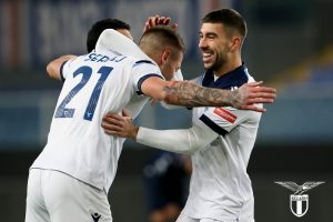 TAKO TO RADE VELIKI KLUBOVI: Nakon što se osramotio u Danskoj, Lacio vraća pare svojim navijačima! (VIDEO)