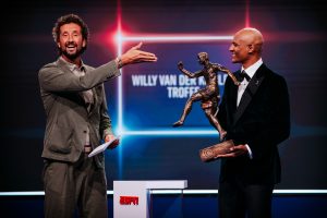 HRABROST ZNAČI BORITI SE KADA JE NAJTEŽE: Ale kao primer hrabrosti i borbe, uz to sledi i nagrada! (FOTO) (VIDEO)