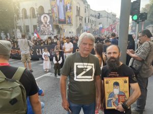 ZVEZDINI BIVŠI FUDBALERI PODRŽALI LITIJE: Dule Savić u društvu bivšeg igrača koji je promenio lični opis prošetao Beogradom! (FOTO)