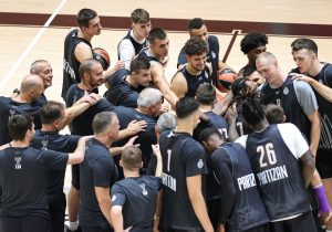 AVRAMOVIĆ VIDNO ZADOVOLJAN STIGAO NA POČETAK PRIPREMA: ‘U procesu sam oporavka – Na nama je da radimo!’ (VIDEO)