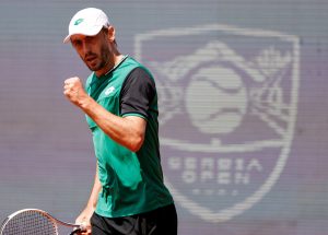 AUSTRALIJANAC STAO UZ NOVAKA I JASNO PORUČIO: ‘Imam Kovid! Bio sam u Americi i tamo se mere ne poštuju, a Novak ne sme da se takmiči!’ (FOTO)