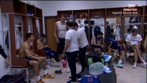 KAMERA ZAVIRILA U SVLAČIONICU SRBIJE POSLE POBEDE U TURSKOJ: Neverovatna transformacija Nikole Jokića, sada se vidi da je prava mašina /VIDEO/