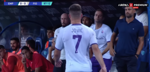 JOVIĆ LJUTITO NAPUSTIO TEREN: Besneo i psovao kada ga je trener izvadio iz igre! (VIDEO)