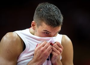 VUČEVIĆ BOLJI OD BOGDANOVIĆA: Hoksi ‘pali’ uz zvuk sirene! (VIDEO)