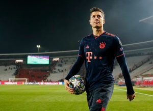 LEVANDOVSKI SE VRATIO U MINHEN, PA IZAZVAO REAKCIJU NAVIJAČA: Orilo se ‘Hala Madrid’ ispred trening centra! (VIDEO)