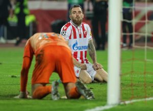 NAJTUŽNIJE VEČE U POSLEDNJIH NEKOLIKO GODINA: Fudbaleri Zvezde slomljeni, evo kome je poraz pao najteže! (FOTO)