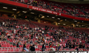 AJAKS ‘KAZNIO’ NAVIJAČE NESVAKIDAŠNJOM ODLUKOM: Evo koje transparente više neće moći da donose na utakmice!