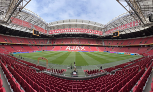 FUDBALER AJAKSA SKLONJEN IZ TIMA JER MU PRETE SMRĆU: Sve se desilo zbog devojke!