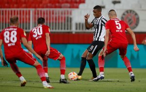 USPAVANKA U NOVOM SADU: Novo poluvreme bez golova, blizu 250 minuta bez pogotka za Partizan!