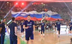 FOTO UBOD U STOŽICAMA: Đokovići bodre reprezentaciju Srbije! (FOTO)