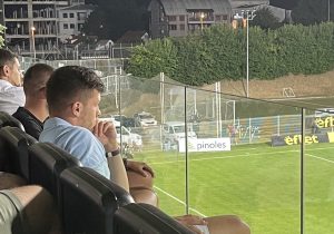 ZVEZDANA PODRŠKA ZA ČUKARIČKI: Evropski šampion bodri Brđane u duelu sa Spartakom! (FOTO)