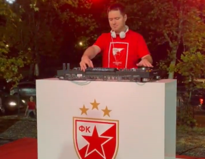 LUDA ATMOSFERA ISPRED MARAKANE: Na jednoj strani luda žurka, na drugoj ogromna gužva!(VIDEO)