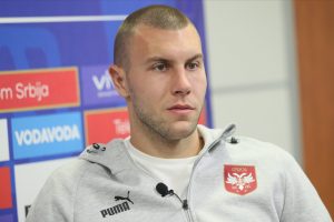 PAVLOVIĆ SA OBE NOGE NA ZEMLJI: Poređenja sa Vidićem preterana, znači mi poverenje selektora! (VIDEO)