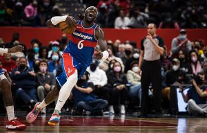 NBA CENTRA ZAUSTAVILA POLICIJA I PITALA KO JE NAJBOLJI: ‘Jokić i sva ta njegova s**nja koja izvodi!’ (VIDEO)