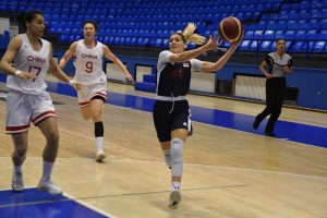 ŽENE PRUŽILE DOBRU PARTIJU: Jedan od glavnih favorita za osvajanje SP slavio sa 3 poena razlike! (FOTO)