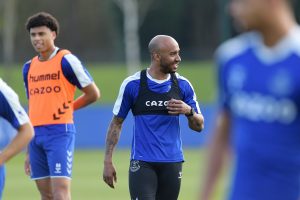 SA 32 GODINE U PENZIJU: Bivši engleski reprezentativac odlučio da okači kopačke o klin!