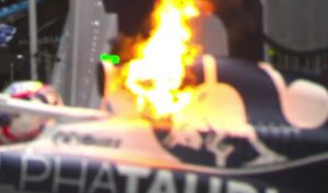 INCIDENT NA TRENINGU FORMULE 1: Zapalio se bolid, poznati vozač ekspresno pobegao iz sedišta! (VIDEO)