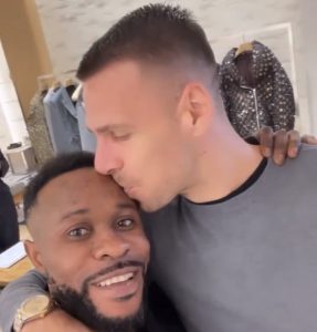 SLUČAJAN SUSRET U PARIZU: Kanga se oduševio kada je sreo Gobelju, spontana reakcija veziste! (VIDEO)