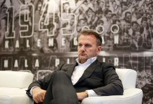 NOVI INCIDENT NA IZBORNOJ SKUPŠTINI SD PARTIZAN: Ostoji nisu dozvolili da uđe – ovo je razlog! (VIDEO)