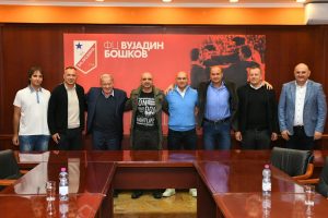 MILAN MANDARIĆ U POSETI VOJVODINI: Stara dama imala dobro poznatog gosta!