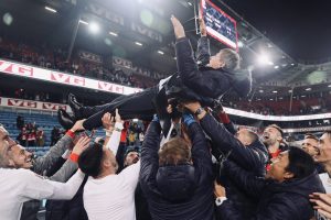 URNEBESNO SLAVLJE FUDBALERA SRBIJE: Piksi im poručio – „Vi niste normalni!“ (VIDEO)