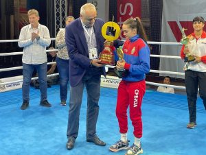 SARA ĆIRKOVIĆ ODBRANILA ZLATNU RUKAVICU: Proglašene su i najbolje bokserke!