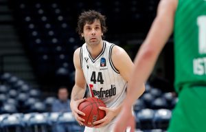 TEODOSIĆ JE NEDOSTAJAO EVROLIGI: Srpskog mađioničara neverovatno cene – jedva čekaju da vide njegove majstorije!