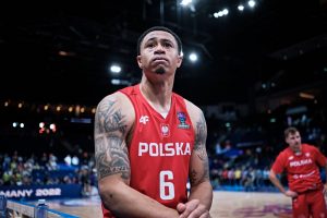 TRAŽIO SLIKU SA „IDOLOM“ A POTOM GA IZBACIO: Neverovatan turnir za naturalizovanog Poljaka! (FOTO)