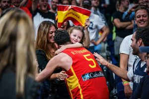 ‘OVAJ DRES, OVA PORODICA’: Nije mogao da se suzdrži, Rudi na ivici suza nakon plasmana u finale!