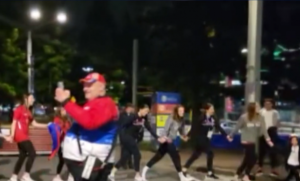 SPEKTAKL U SIDNEJU: Košarkašice zaigrale kolo sa navijačima – „Ko je najbolji? SRBIJA!“ (VIDEO)