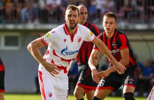 CRVENO-BELI POVELI NA STARTU DRUGOG POLUVREMENA: Milunović doneo radost navijačima – zaslužio je ovo! (VIDEO)