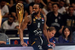 HIT ALEKSANDRE PRIJOVIĆ U MALO DRUGAČIJEM IZDANJU: „Tebi je život dao sve, a meni Kevin Panter!“ (VIDEO)