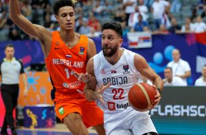 DOBRO POLUVREME: Srbija vodi na polovini igre protiv Holandije! (VIDEO)