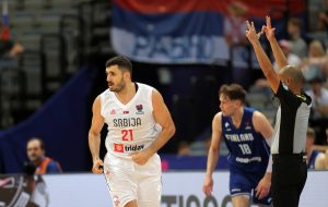 OMILJEN MEĐU ORLOVIMA: Navijači skandirali Kuridži pred start utakmice, sjajna atmosfera u Pragu! (VIDEO)