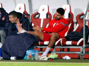 SNIMAK KOJI JE ZABRINUO SRBIJU: Mitrović u bolovima nakon utakmice! (VIDEO)