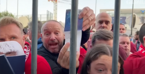 SKORO DVE HILJADE NAVIJAČA LIVERPULA TUŽILO UEFA: U pitanju su fizičke i psihičke povrede na finalu LŠ! (VIDEO)