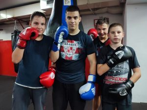 U ZVEZDI KROZ BESPLATNU ŠKOLU BOKSA STASAVA GENERACIJA BUDUĆIH ŠAMPIONA!